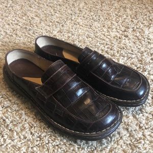 Born Brown slip on shoes Sz 8.5